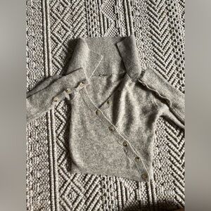 Ruve Knit Off the Shoulder Knit